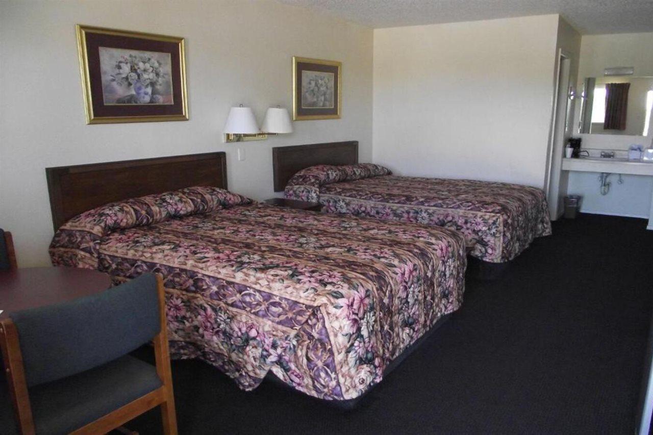 Glen Rose Inn & Suites Buitenkant foto