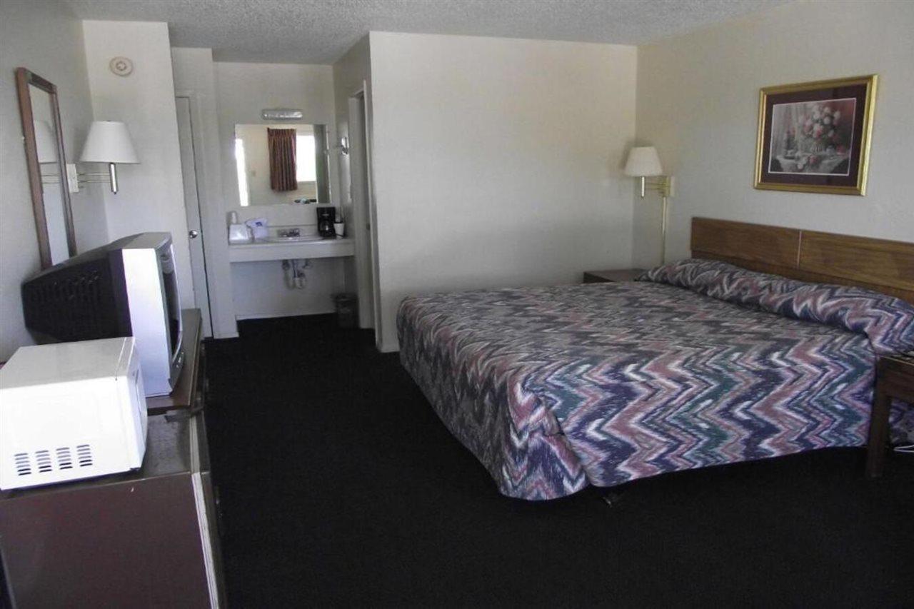 Glen Rose Inn & Suites Buitenkant foto