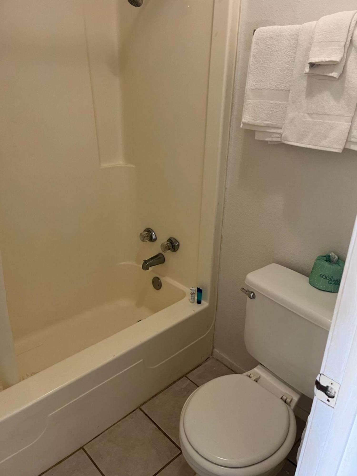 Glen Rose Inn & Suites Buitenkant foto