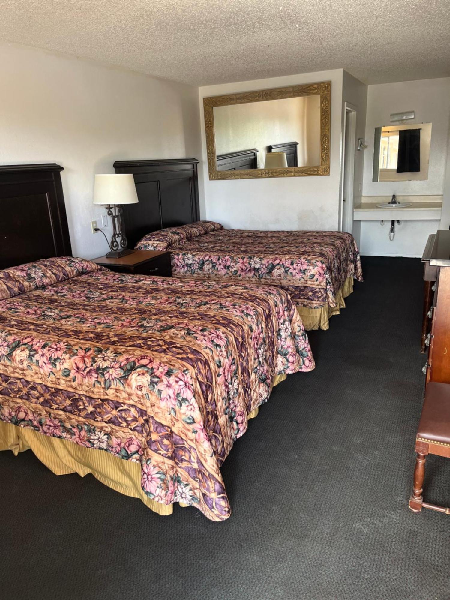 Glen Rose Inn & Suites Buitenkant foto